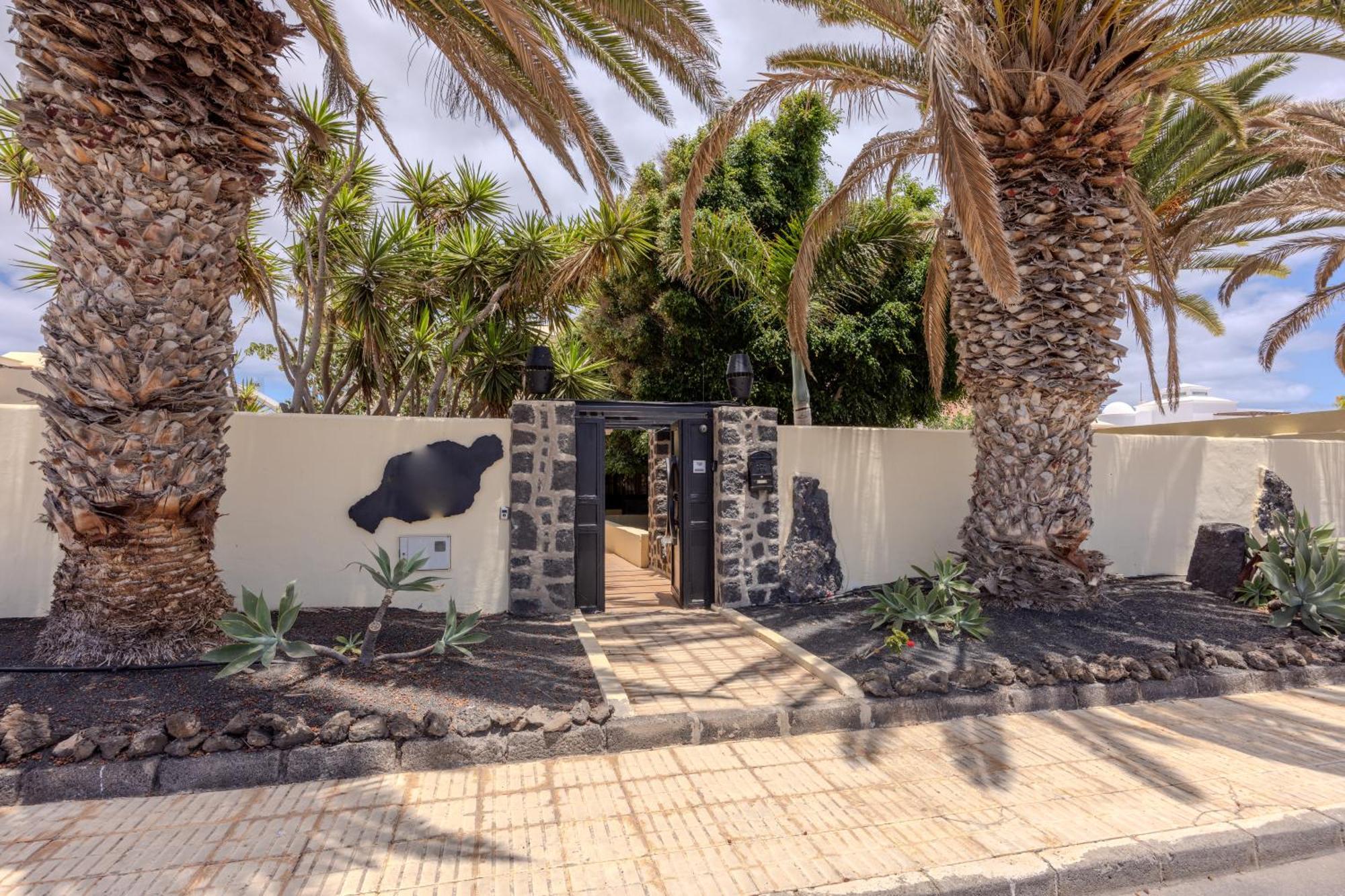 Luxury Canarian Villa With Large Pool In Costa Teguise Ngoại thất bức ảnh